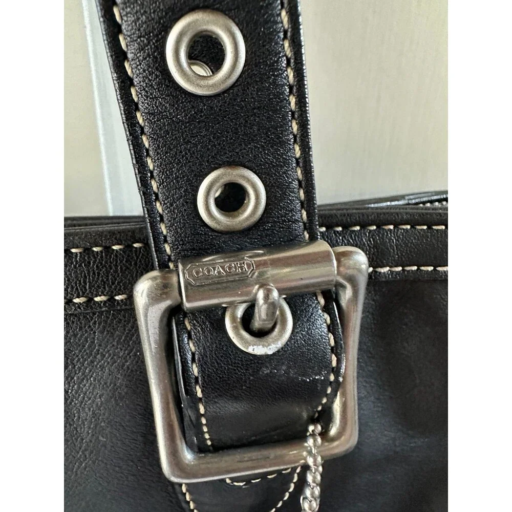 Coach 9572 Hamptons Black Smooth Leather Buckle Straps Hobo Tote Shoulder Bag